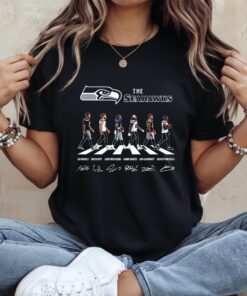 Seattle Seahawks NFL player cross the road signature_Ladies T-Shirt