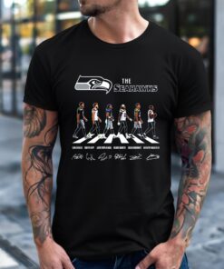 Seattle Seahawks NFL player cross the road signature_T-Shirt